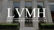 Đế chế hàng hiệu LVMH đạt giá trị thị trường vượt 500 tỉ USD