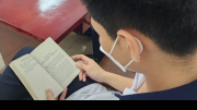 Học sinh vi phạm nội quy bị phạt... đọc sách