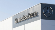 Nổ súng tại nhà máy Mercedes-Benz
