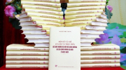 Giới thiệu cuốn sách của Tổng Bí thư Nguyễn Phú Trọng xuất bản bằng 7 ngoại ngữ