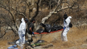 Phát hiện nhiều túi đựng xác người dưới hẻm núi ở Mexico