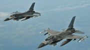 Phi công Ukraine sắp "làm chủ" F-16?