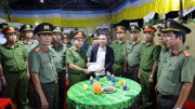 Công an tỉnh Tây Ninh sẻ chia đau thương với gia đình các liệt sĩ và CBCS bị thương ở Đắk Lắk