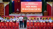 Đồng chí Lê Tấn Tới tiếp xúc cử tri tại tỉnh Long An