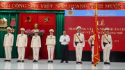 Phòng Tham mưu - Công an tỉnh Long An đón nhận Huân chương BVTQ hạng Nhì