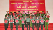 Bế giảng lớp đào tạo đại học vừa làm vừa học mở tại Công an tỉnh Bà Rịa-Vũng Tàu