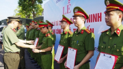 Hưng Yên bàn giao 41 xe ô tô tải cho lực lượng Công an xã, thị trấn
