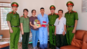 Đại học PCCC  tặng quà gia đình các liệt sĩ, cán bộ Công an bị thương tại Đắk Lắk