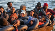 Gần 300 trẻ em chết vì vượt biển đến châu Âu