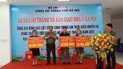 Công an TP Hà Nội tặng nhà cho 3 gia đình liệt sĩ và thăm hỏi thương binh