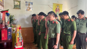 Thăm hỏi, tặng quà gia đình các liệt sĩ hy sinh ở tỉnh Đắk Lắk