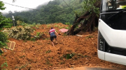 Sạt lở đất vùi lấp 3 CBCS chốt CSGT đèo Bảo Lộc