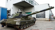 Một nước EU mua 49 tăng Leopard cũ gửi tới Ukraine