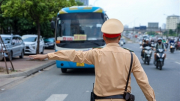 CSGT Hà Nội đồng loạt ra quân xử lý xe khách và container vi phạm giao thông
