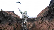 UAV  và cuộc chiến kiến – voi