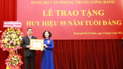 Đại tướng Lê Hồng Anh nhận Huy hiệu 55 năm tuổi Đảng