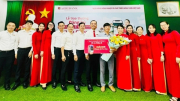 Trao thưởng cho khách hàng trúng giải chương trình “Đăng Ký Agribank E-Mobile Banking – Vi vu Châu Á”