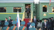 Ông Kim Jong-un đến thăm nhà máy sản xuất máy bay Nga