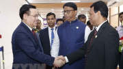 Chủ tịch Quốc hội đến Dhaka, bắt đầu thăm chính thức CHND Bangladesh
