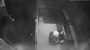 “Ninja” đột nhập trung tâm thương mại trộm cắp tài sản