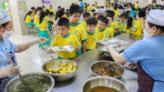 Báo động ngộ độc thực phẩm học đường