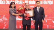 Đạo diễn Đặng Nhật Minh nhận Giải thưởng Bùi Xuân Phái - Vì tình yêu Hà Nội