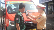 CSGT Thừa Thiên Huế tăng cường kiểm tra nồng độ cồn tài xế xe khách