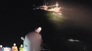 Tàu cá chìm trên biển, 14 ngư dân được cứu trong đêm