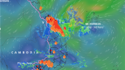 Vùng áp thấp mạnh thêm, miền Trung tiếp tục hứng mưa lớn