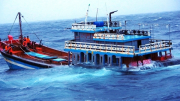 Hai tàu cá Quảng Nam bị chìm, 15 ngư dân mất tích