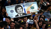 Bầu cử Argentina: Ứng cử viên cực hữu trỗi dậy và đồng peso chìm xuống