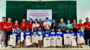 Dai-ichi Life Việt Nam tiếp sức đến trường cho học sinh vùng biên Quảng Trị