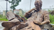 Đặt tượng cố nhạc sĩ Trịnh Công Sơn bên bờ sông Hương