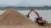 Thủ tướng yêu cầu rà soát việc đấu giá 3 mỏ cát cao bất thường tại Hà Nội