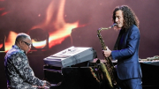 "Kenny G Live in Hồ Gươm" - ngẫu hứng, thăng hoa và ngập tràn cảm xúc