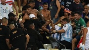 Đụng độ trên khán đài trong trận đấu giữa Brazil và Argentina