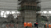 Sập giàn giáo tại công trình xây dựng ở Trung Quốc, 7 người bị bê tông vùi lấp