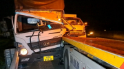 Thành xe cứu hộ xé toạc cabin ôtô tải trên cao tốc TP Hồ Chí Minh - Trung Lương
