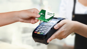 Thẻ Vietcombank Chip Contactless – Đổi mới thanh toán, chạm để cảm nhận