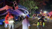 Tai nạn xe khách thảm khốc tại Thái Lan khiến 14 người chết