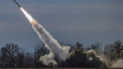 Mỹ "bơm" thêm đạn pháo HIMARS cho Ukraine