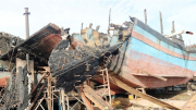Tổng Công ty cổ phần Bảo Minh thăm hỏi khách hàng trong vụ cháy tàu cá ở Bình Thuận