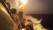 Chiến hạm Mỹ-Anh hạ 15 UAV tự sát của Houthi ở biển Đỏ