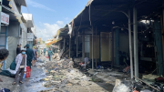 Cháy chợ đồ cũ Châu Long, thiêu rụi gần 300 ki ốt