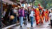 Đà Nẵng, Quảng Nam đón du khách tấp nập “xông đất” trong Tết Dương lịch 2024