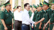 Chủ tịch nước thăm, chúc Tết quân và dân khu vực Cửa khẩu quốc tế Hà Tiên