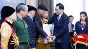 Chủ tịch Quốc hội thăm, tặng quà Tết gia đình chính sách, công nhân tại Thái Bình