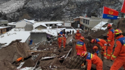 Trung Quốc dồn lực tìm kiếm hàng chục người bị vùi lấp do lở đất