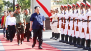 Chủ tịch Quốc hội Vương Đình Huệ động viên, chúc Tết lực lượng vũ trang tỉnh Bạc Liêu