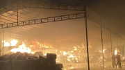 Cháy lớn tại Công ty Kangna trong Khu công nghiệp Long Giang